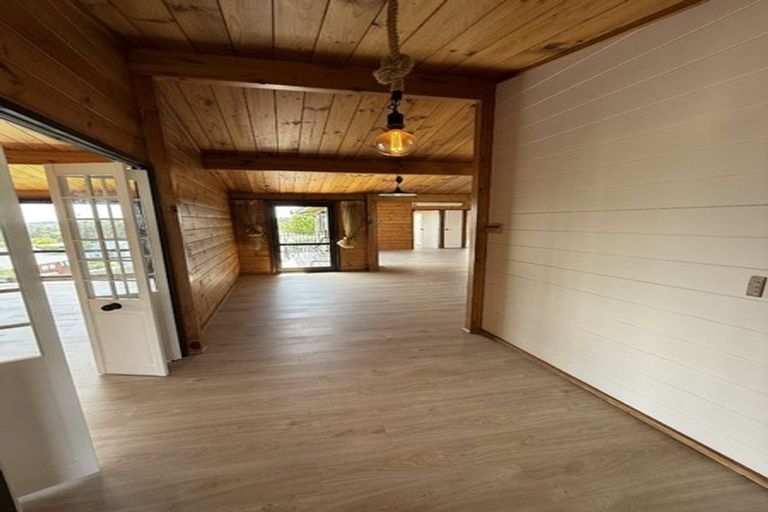 Photo of property in 6 Bronzewing Terrace, Unsworth Heights, Auckland, 0632