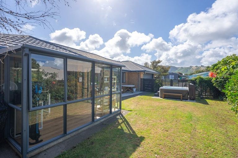 Photo of property in 53 Makarini Street, Paraparaumu, 5032