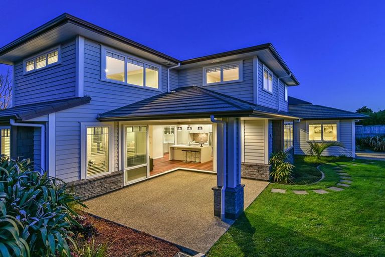 Photo of property in 5 Hinau Street, New Lynn, Auckland, 0600