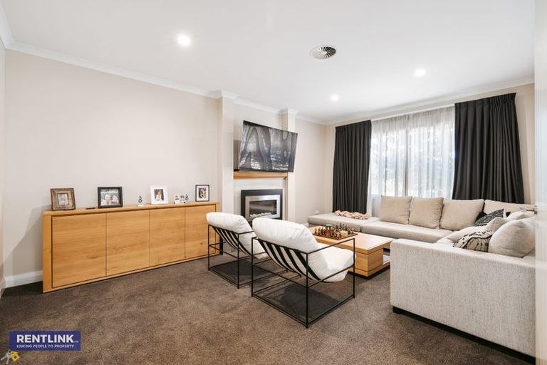 Photo of property in 17 Matepu Crescent, Pyes Pa, Tauranga, 3112