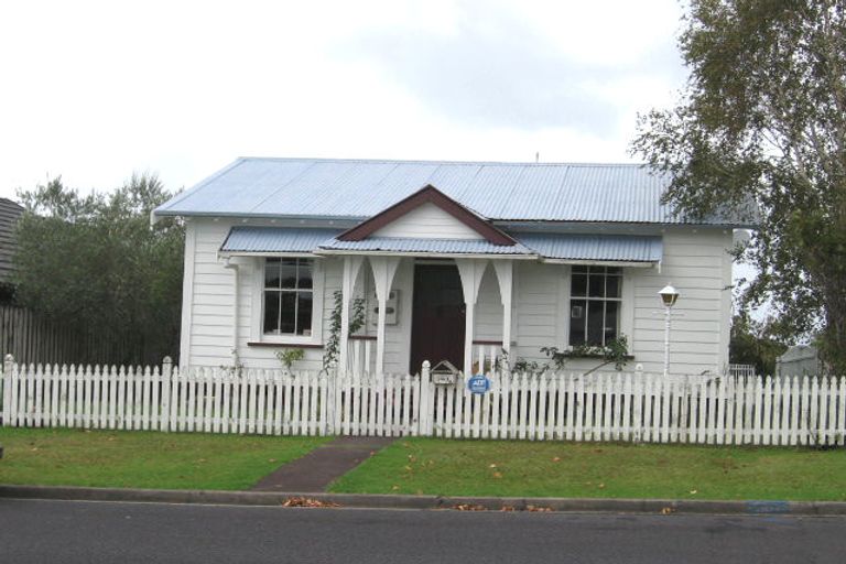 Photo of property in 141 Colwill Road, Massey, Auckland, 0614