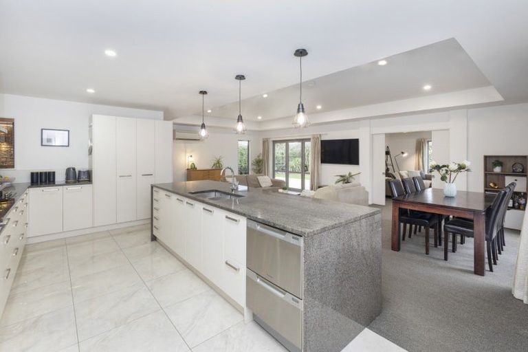 Photo of property in 20 Dunaverty Place, Broomfield, Christchurch, 8042