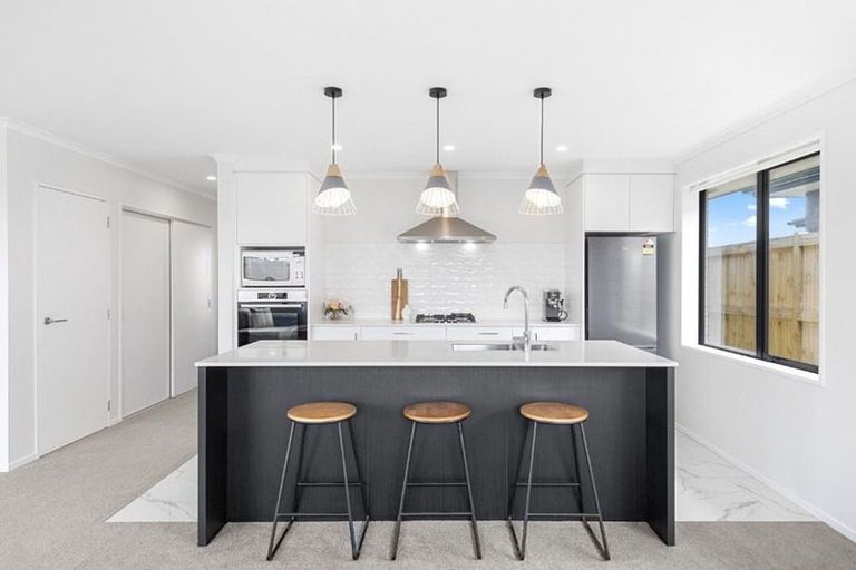 Photo of property in 29 Pouate Way, Waiuku, 2123