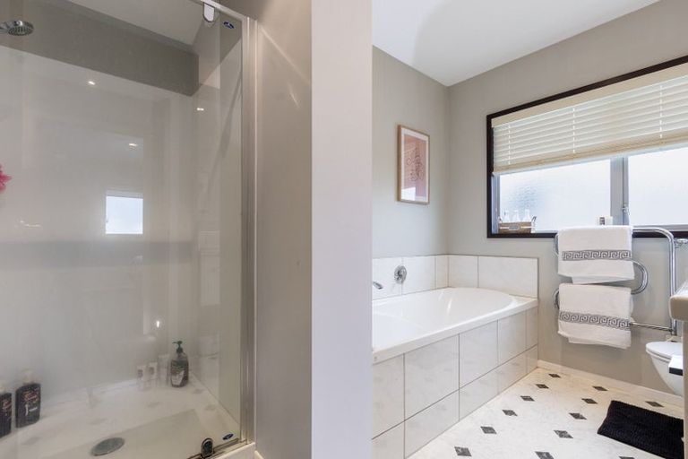 Photo of property in 48 Kotare Street, Waikanae, 5036