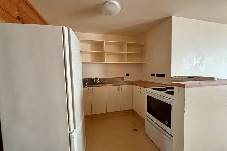 Photo of property in Drummond Street Flats, 1/19 Drummond Street, Mount Cook, Wellington, 6021