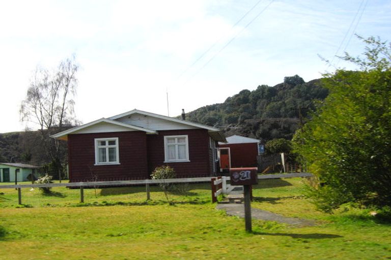 Photo of property in 21 Dick Street, Reefton, 7830