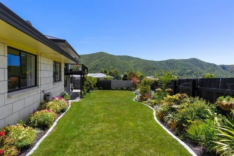 Photo of property in 108 Moana View Road, Waikawa, Picton, 7220