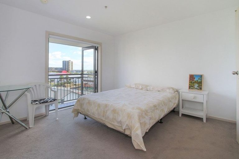 Photo of property in 5b/10 Crown Lynn Place, New Lynn, Auckland, 0600