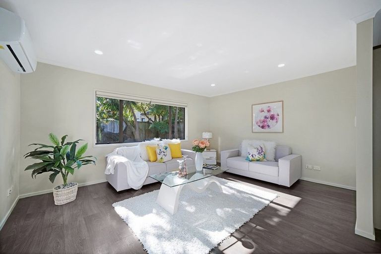 Photo of property in 12 Breon Place, Flat Bush, Auckland, 2016