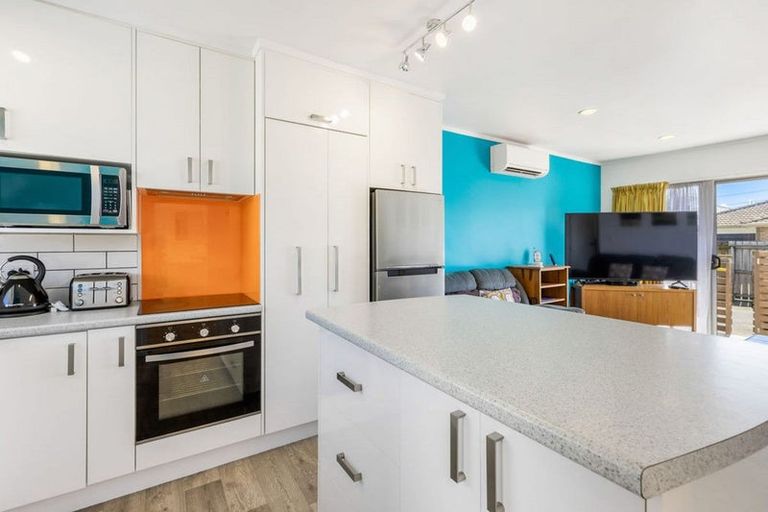 Photo of property in 2/46 Takanini Road, Takanini, 2112