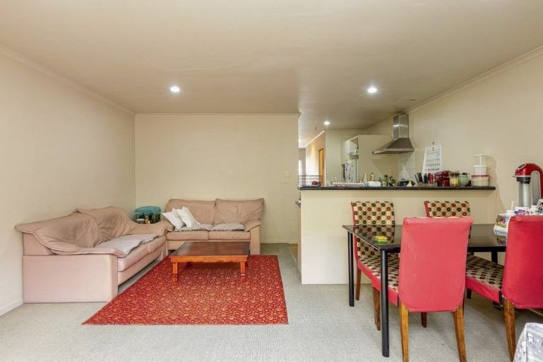 Photo of property in 3/17 Harbour View Road, Te Atatu Peninsula, Auckland, 0610