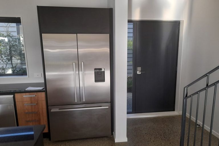 Photo of property in 3 Maureen Close, East Tamaki Heights, Auckland, 2016