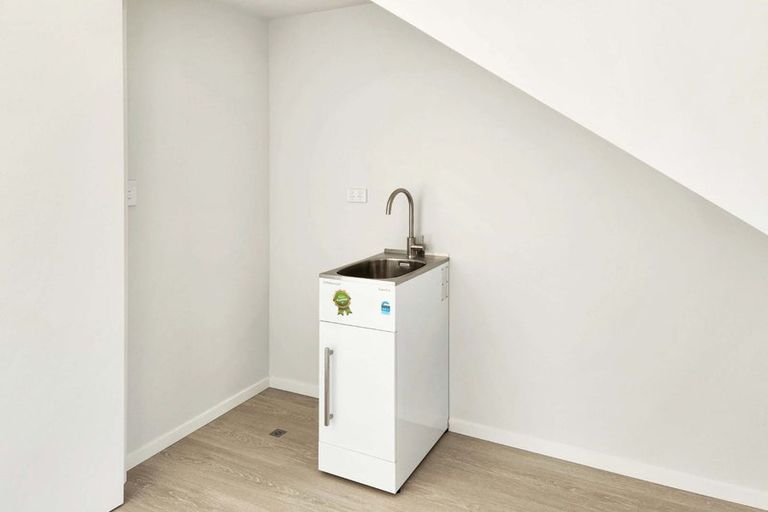 Photo of property in 66 Tiketike Way, Brooklyn, Wellington, 6021