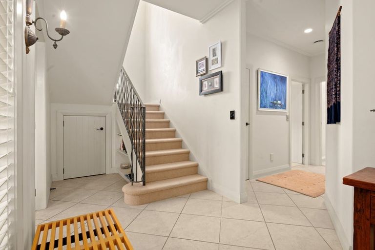 Photo of property in 35 The Esplanade, Huntington, Hamilton, 3210