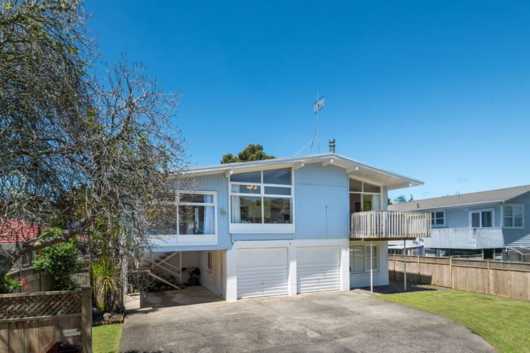 Photo of property in 16 Keldale Place, Forrest Hill, Auckland, 0620