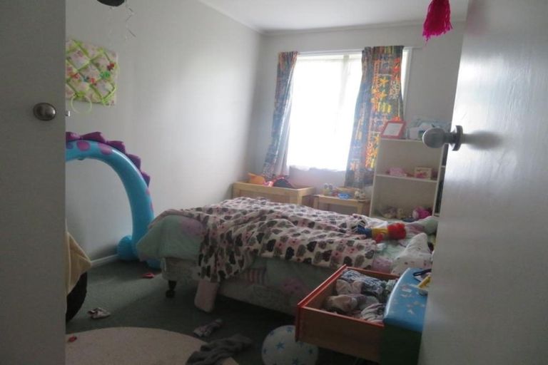 Photo of property in 92 Kowhai Street, Naenae, Lower Hutt, 5011