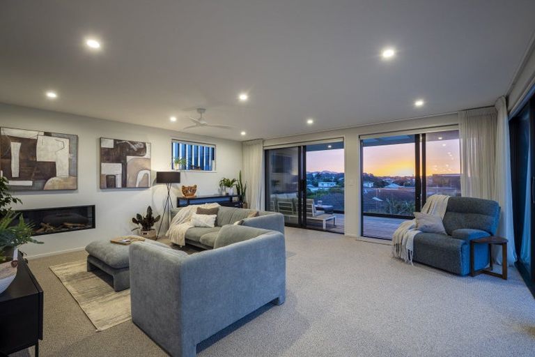 Photo of property in 8 Kowhai Street, Strandon, New Plymouth, 4312