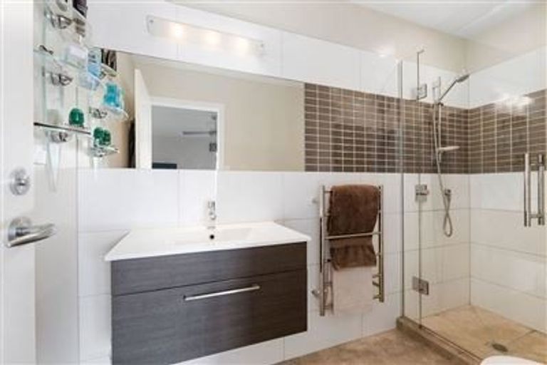 Photo of property in 140 Gills Road, Albany Heights, Auckland, 0632
