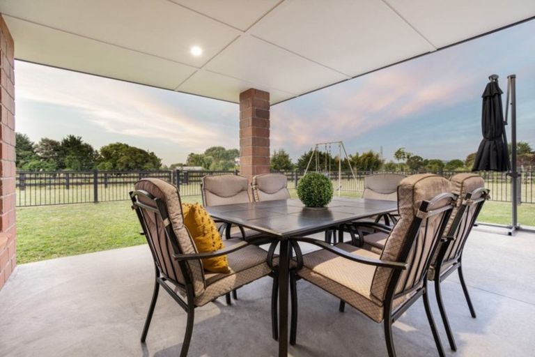 Photo of property in 37 Mike Smith Drive, Cambridge, 3434