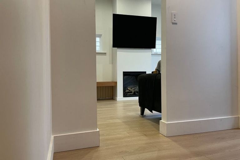 Photo of property in 44 Queens Drive, Lyall Bay, Wellington, 6022