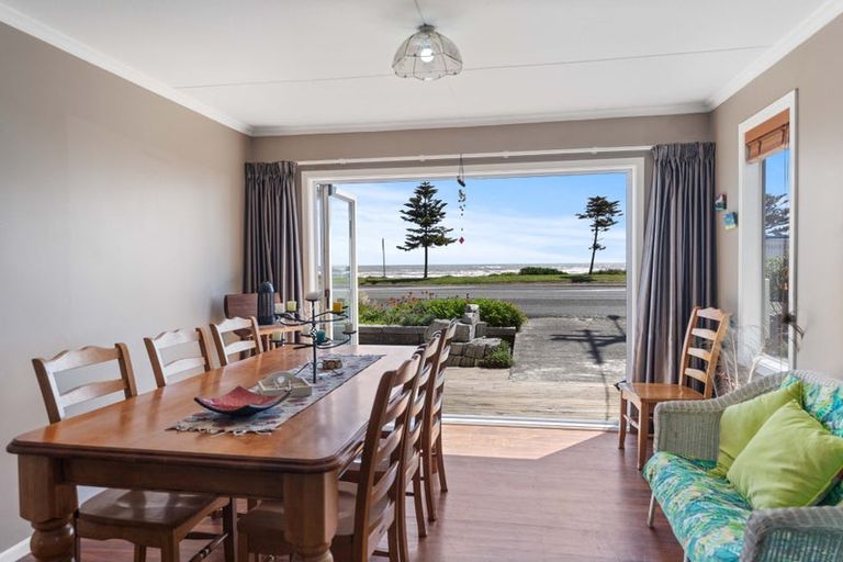 Photo of property in 66a Marine Parade, Otaki Beach, Otaki, 5512
