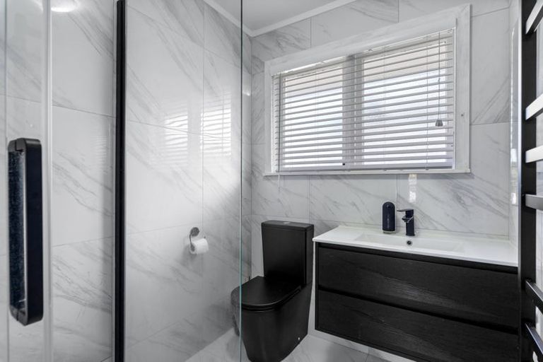 Photo of property in 1/10 Stanaway Street, Hillcrest, Auckland, 0627