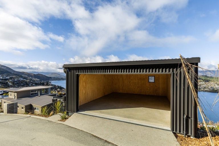 Photo of property in 5 Lancewood Lane, Queenstown, 9300