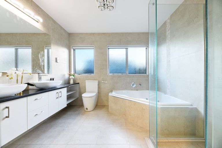 Photo of property in 90 Babich Road North, Ranui, Auckland, 0612