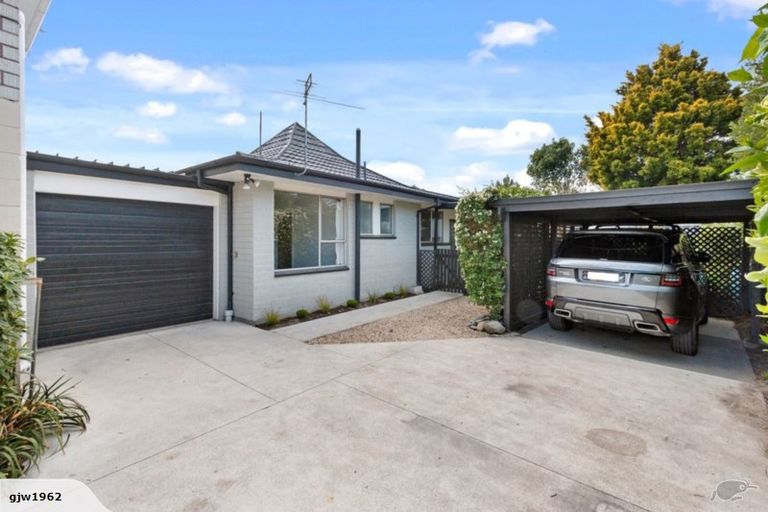 Photo of property in 2/366 Yaldhurst Road, Russley, Christchurch, 8042