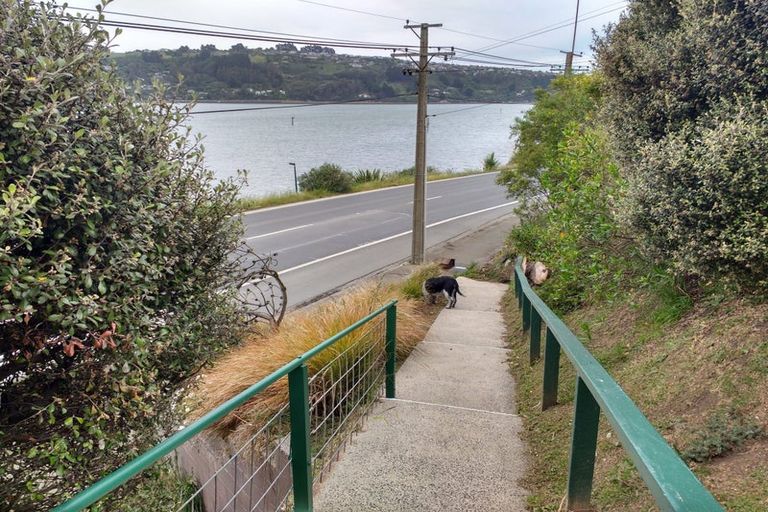 Photo of property in 215 Ravensbourne Road, Ravensbourne, Dunedin, 9022
