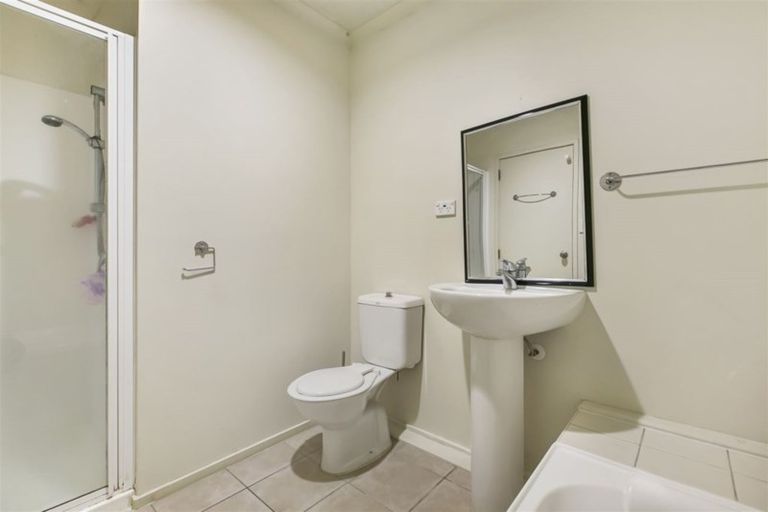 Photo of property in 8/4 Keeling Road, Henderson, Auckland, 0612