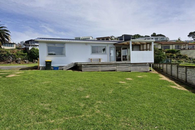 Photo of property in 11a Catherine Crescent, Moturoa, New Plymouth, 4310