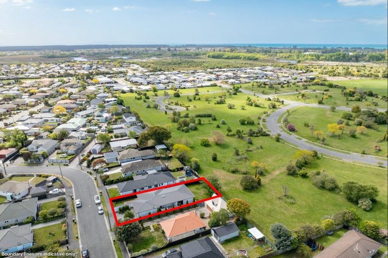 Photo of property in 33 Reginald Street, Burwood, Christchurch, 8083