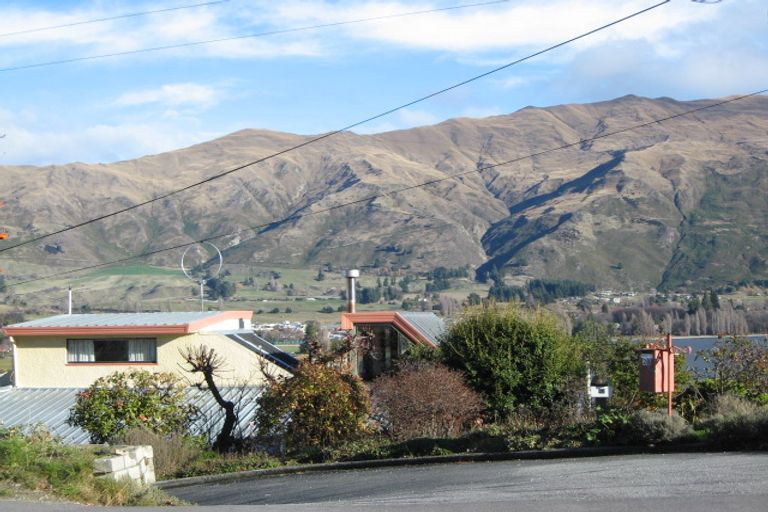 Photo of property in 28 Lismore Street, Wanaka, 9305