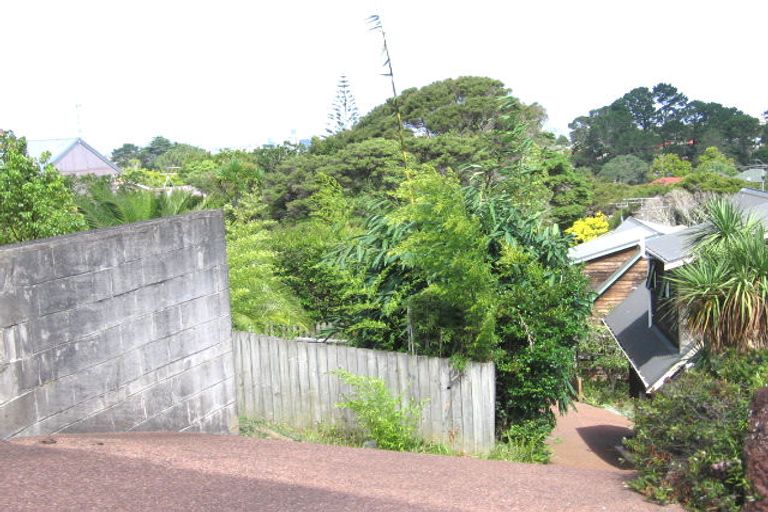 Photo of property in 2/1 City View Terrace, Birkenhead, Auckland, 0626