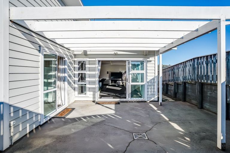 Photo of property in 21 Tasman Close, Aotea, Porirua, 5024