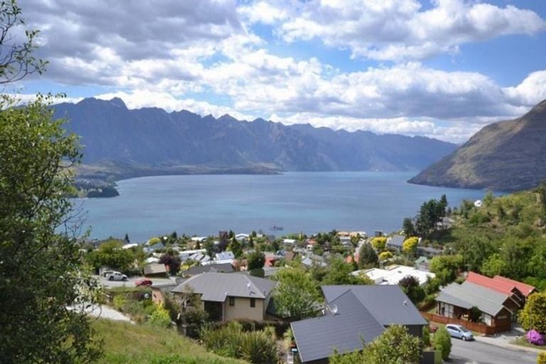Photo of property in 15 Lochy Road, Fernhill, Queenstown, 9300