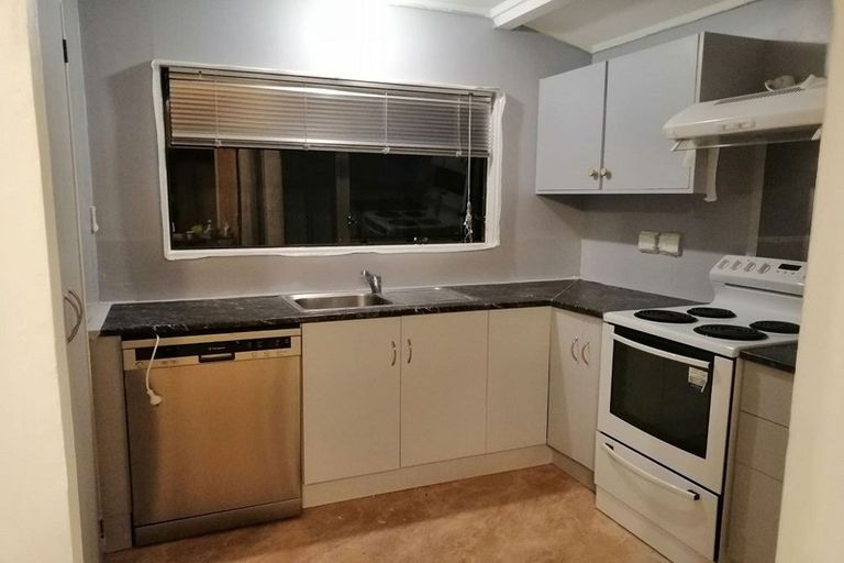 Photo of property in 92 Oakfield Crescent, Pukete, Hamilton, 3200