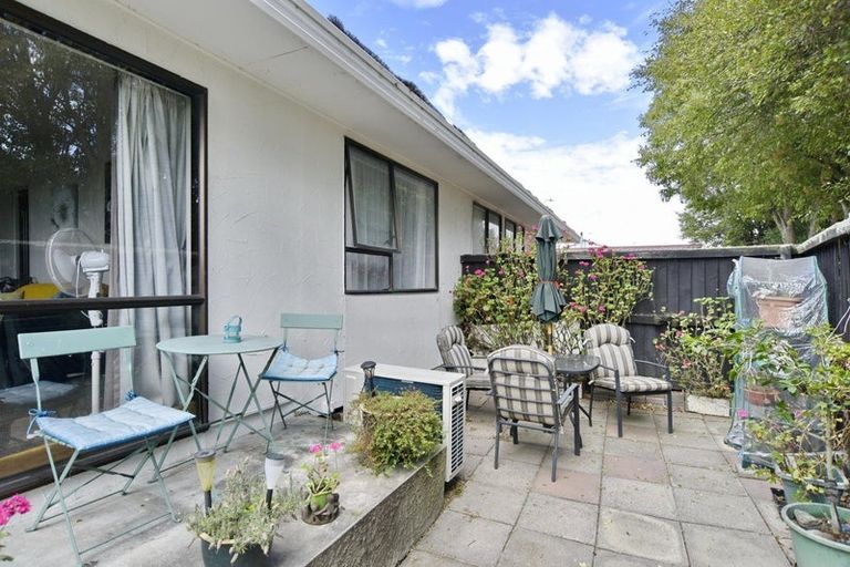 Photo of property in 90 Bayswater Crescent, Bromley, Christchurch, 8062