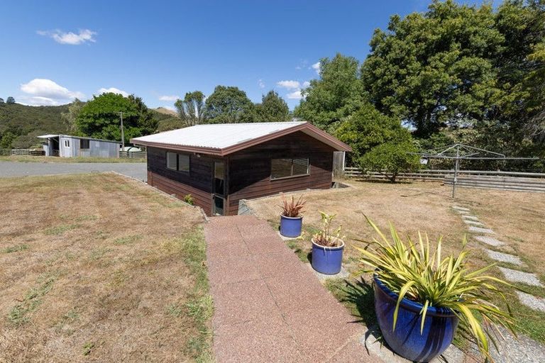 Photo of property in 222 Rayner Road, Huntly, 3700