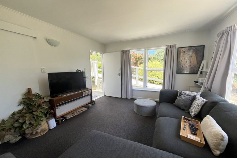 Photo of property in 2 Taupo Crescent, Plimmerton, Porirua, 5026