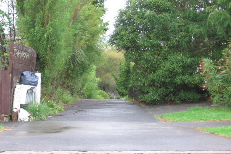 Photo of property in 2/24 Woodglen Road, Glen Eden, Auckland, 0602