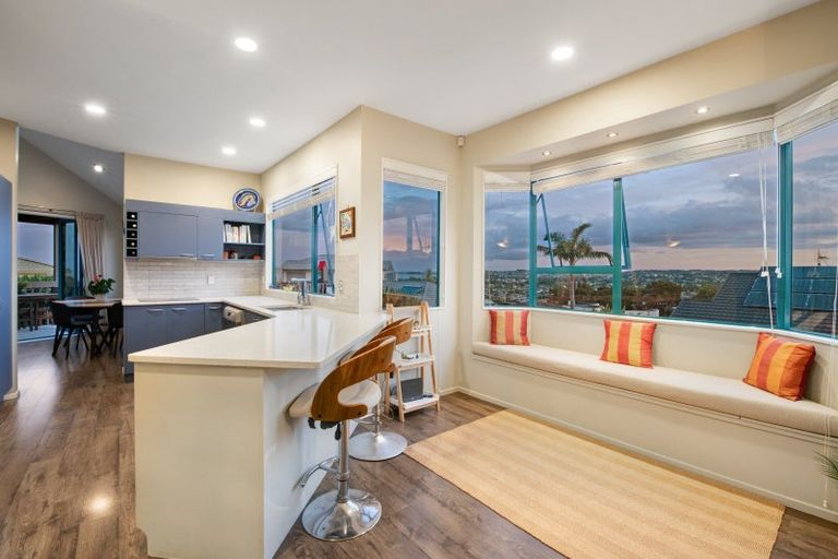 Photo of property in 12 Ascot Way, Orewa, 0931