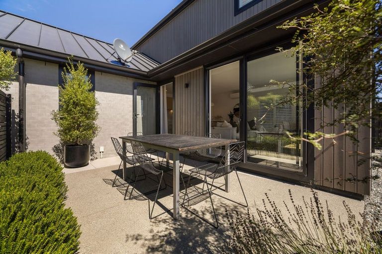 Photo of property in 18 Chapman Way, Jacks Point, 9371