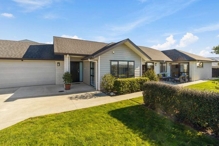 Photo of property in 8 Laylin Place, Pukekohe, 2120