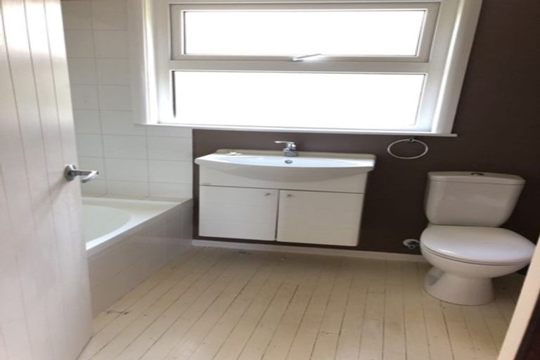 Photo of property in 24 Woodside Road, Massey, Auckland, 0614