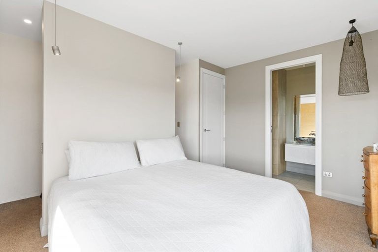 Photo of property in 7 Glenaray Crescent, Wanaka, 9305