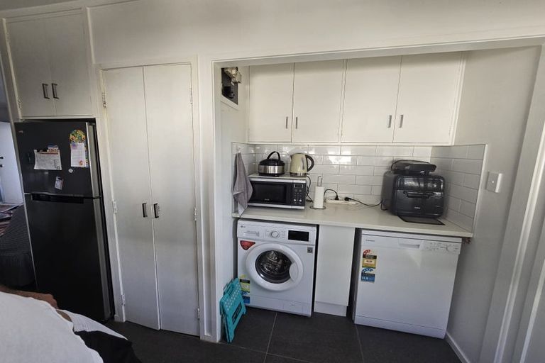 Photo of property in 2/16 Churchill Avenue, Manurewa, Auckland, 2102