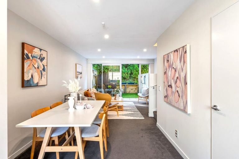 Photo of property in 9/8 Thatcher Crescent, Crofton Downs, Wellington, 6035