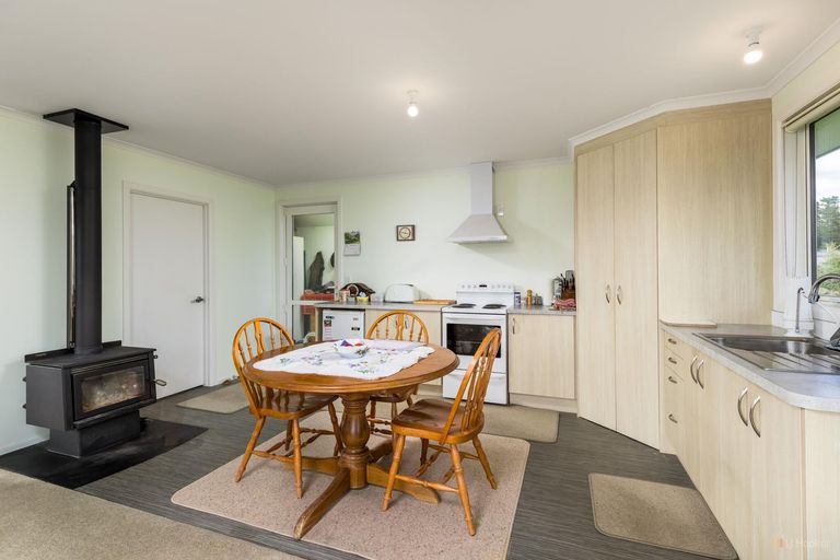 Photo of property in 17 Bakers Road, Waimate, 7978